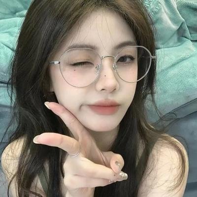 女孩的灵缇犬